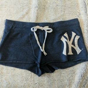 NY Yankees drawstring shorts